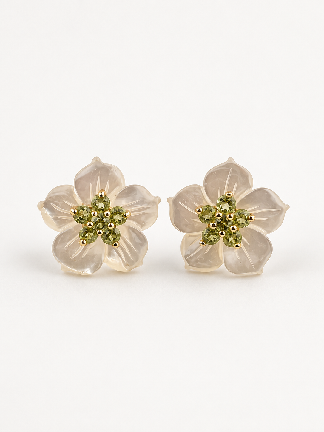 Estate 14K Gold Peridot Carved Mother of Pearl Flower Stud Earrings 16mm