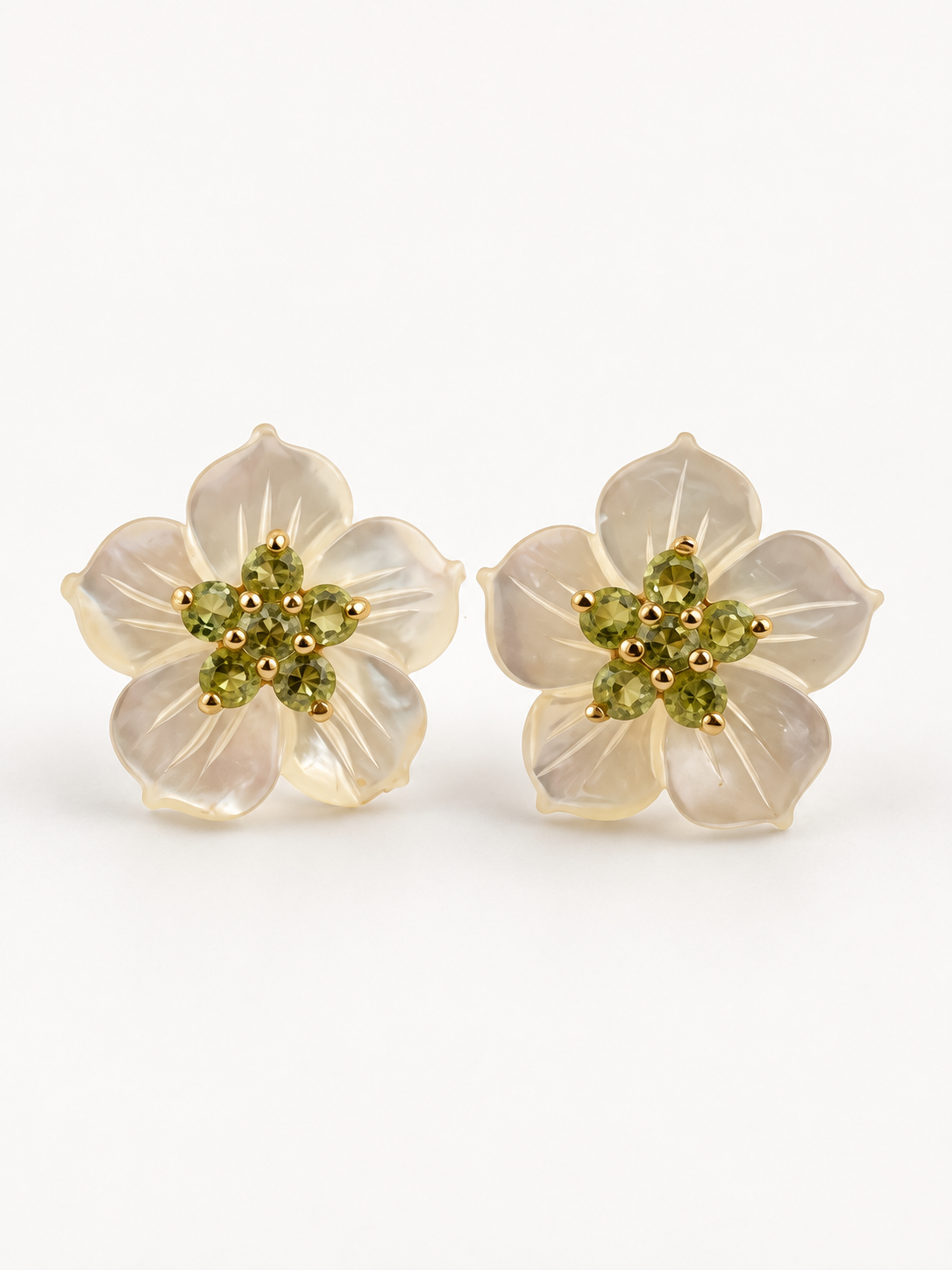 Estate 14K Gold Peridot Carved Mother of Pearl Flower Stud Earrings 16mm